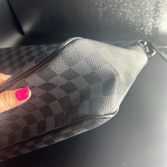 Louis Vuitton Damier graphite messenger bag - Picture 6 of 16